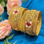 VINTAGE GLAMOUR 22KT ANTIQUE GOLD KADA