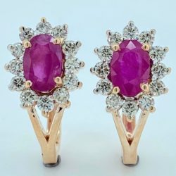 Elegant 14kt Gold Diamond Earrings
