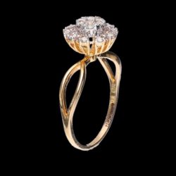 Luxury Personified Classy 18kt Diamond Ring